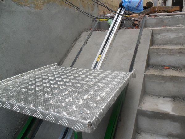 Monta carga ou Plataforma elevatória